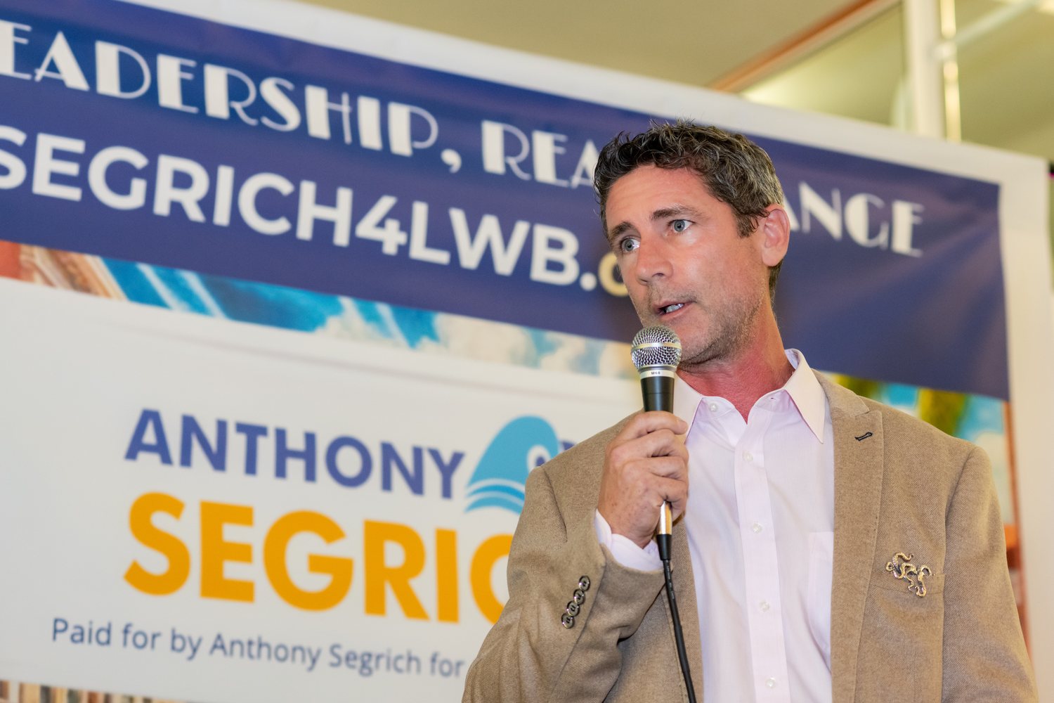 Speaker at community event Palm Beach